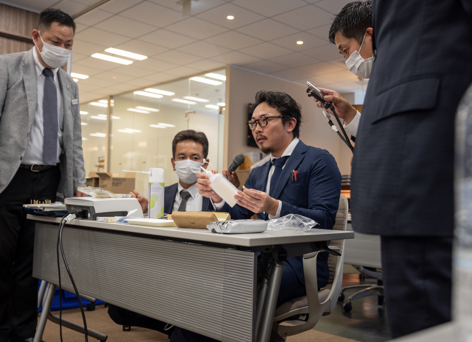 歯科技工士　島村さんもデモ中
